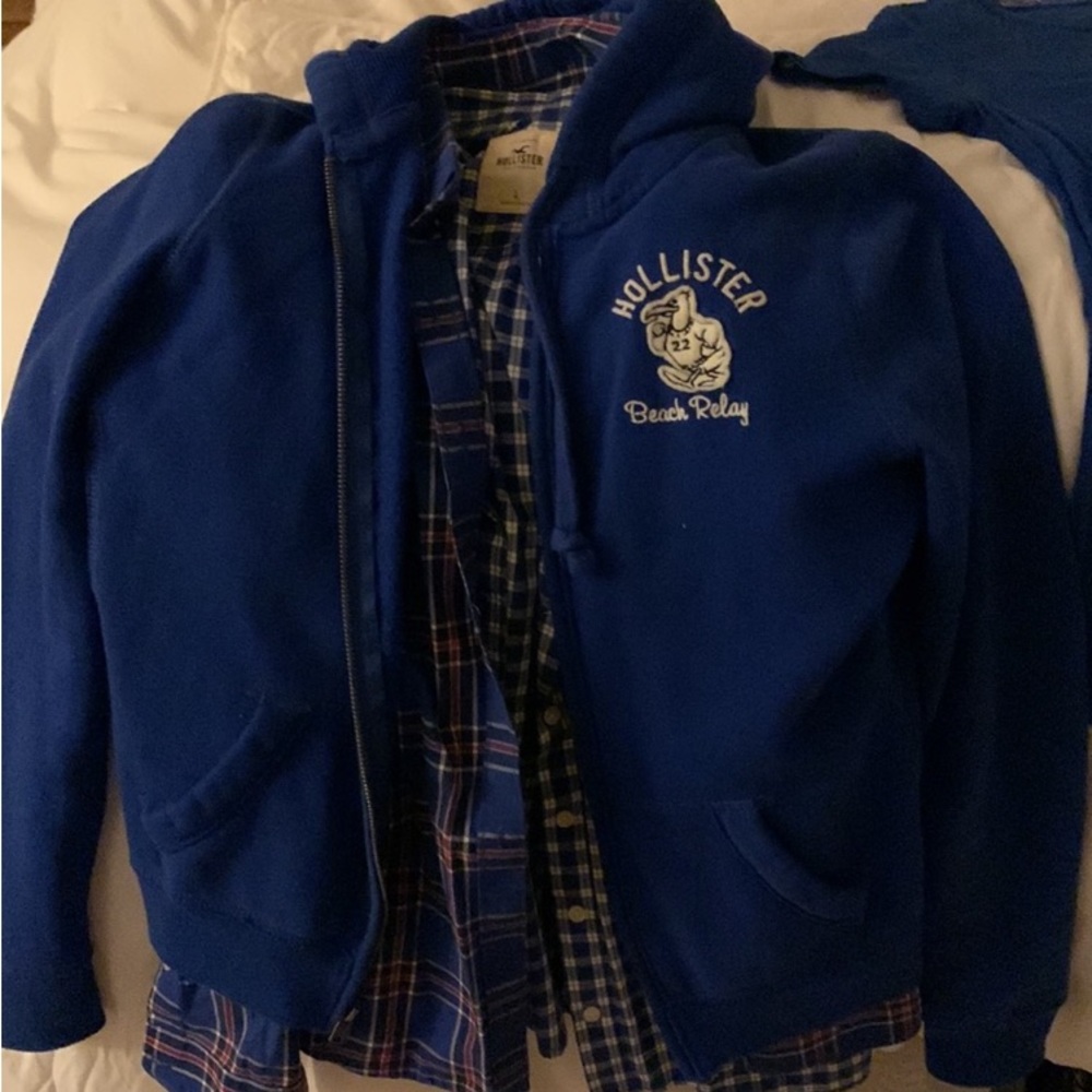 Hollister 4 piece set with T-shirt, collated shirt and plaid shirt with Hoodie
